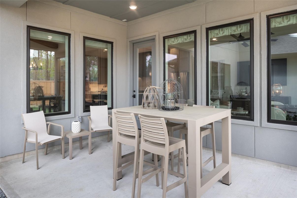 Dining room, Exterior