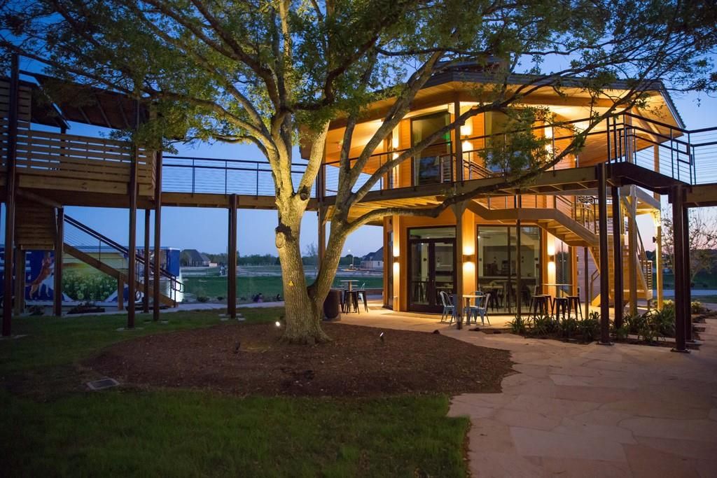 Backyard, Exterior