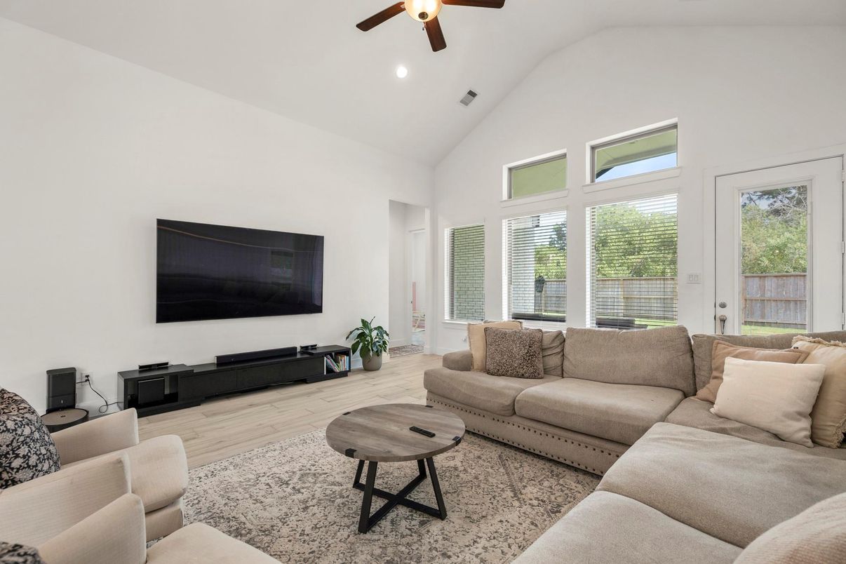 Interior, Living room, Recessed Lighting, Wood Texture Flooring