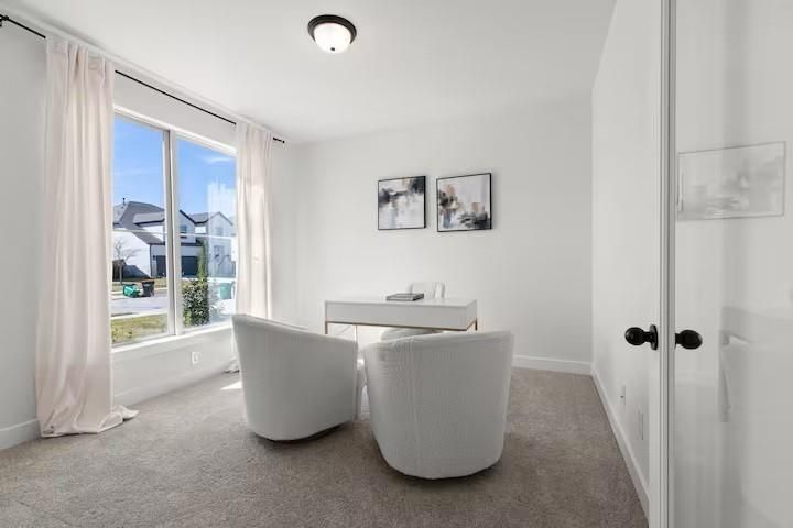 Home Office, Interior