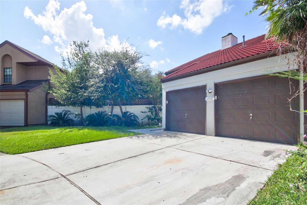 Detached Garage, Exterior