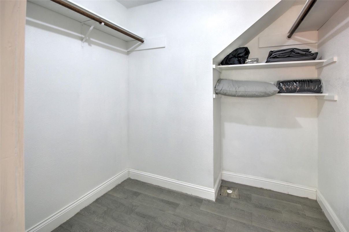 Interior, Walk-in Closets, Wood Texture Flooring