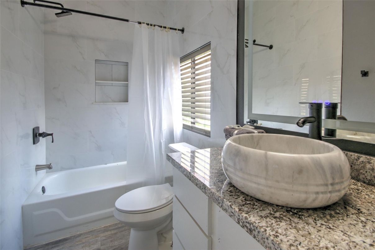 Bathroom, Interior, Marble Walls