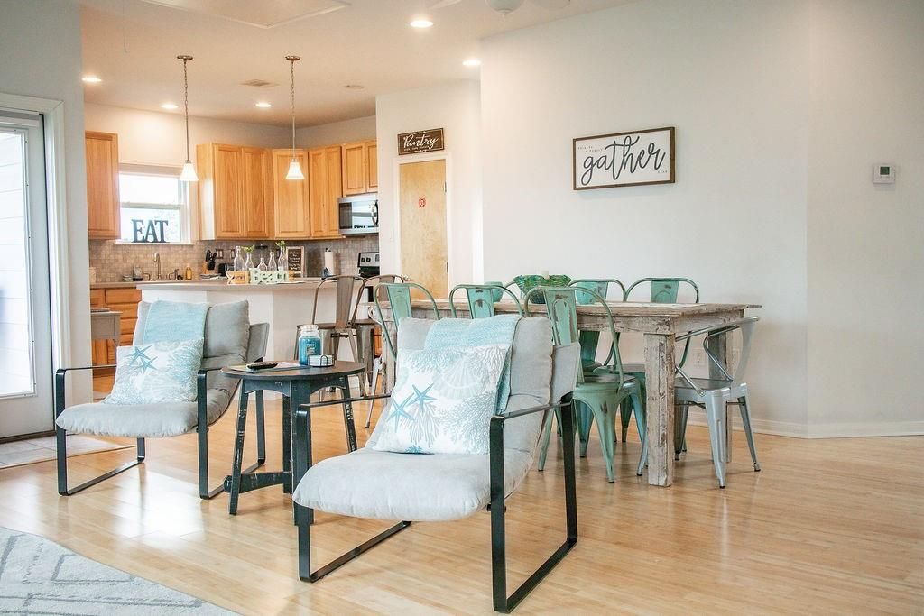 Dining room, Interior, Kitchen, Pendant Lights, Recessed Lighting, Wood Texture Flooring