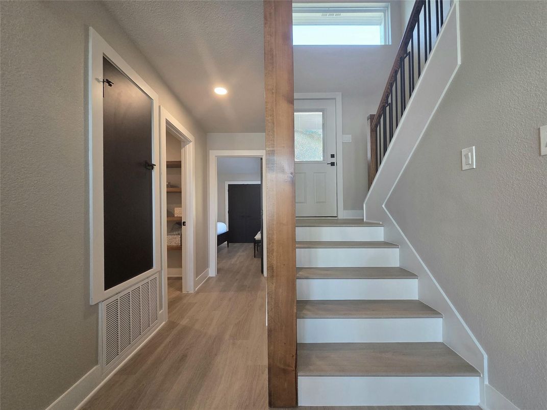 Interior, Recessed Lighting, Wood Texture Flooring