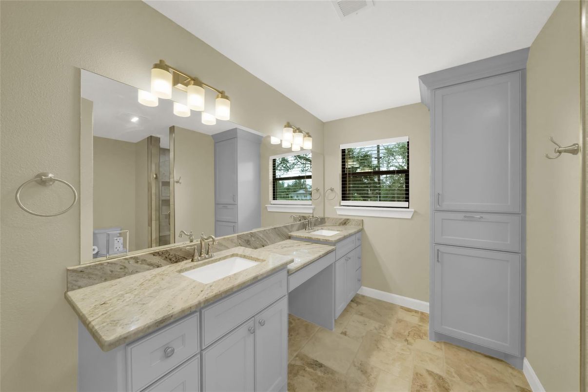 Bathroom, Dual Sink Vanities, Interior
