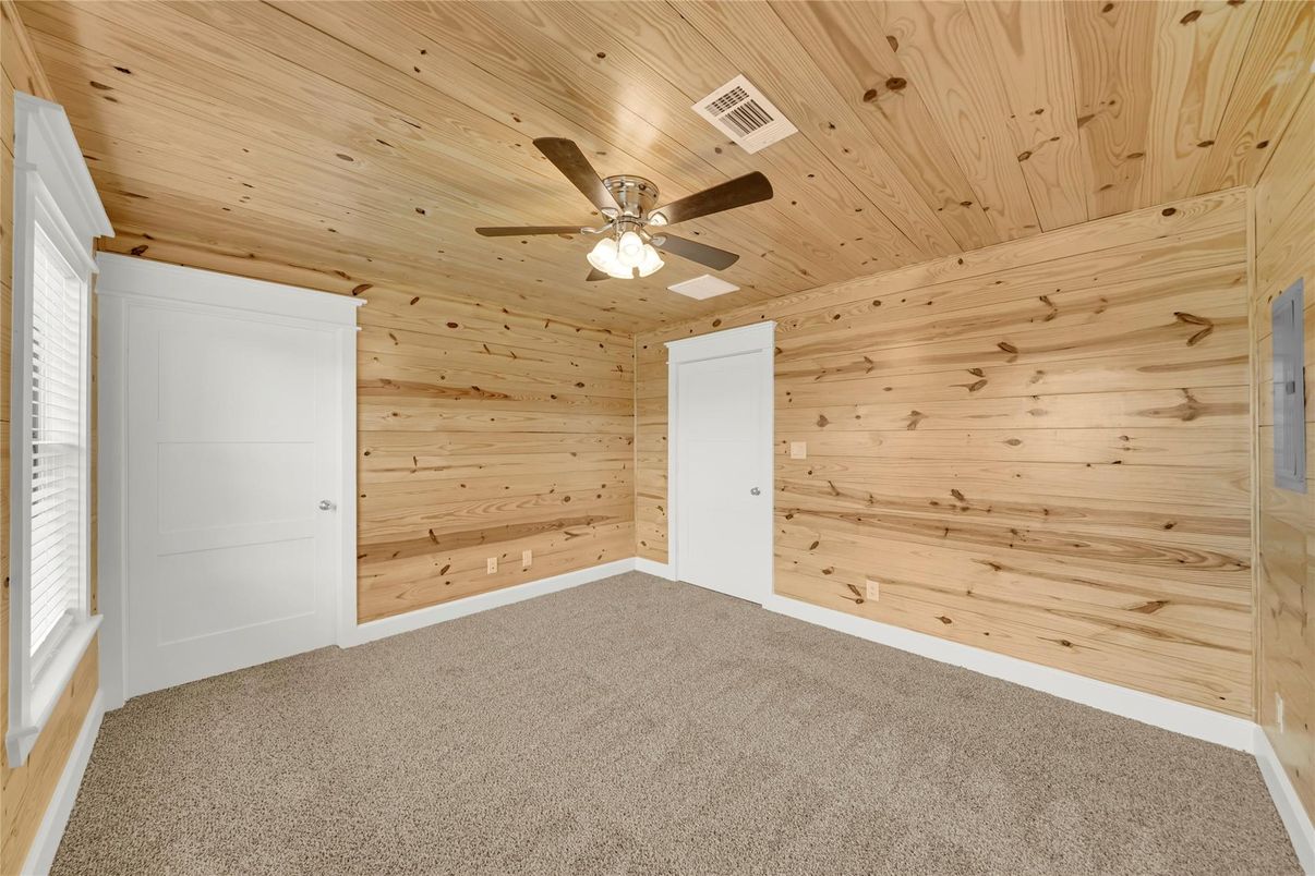 Empty room, Interior, Wooden Ceilings, Wooden Walls