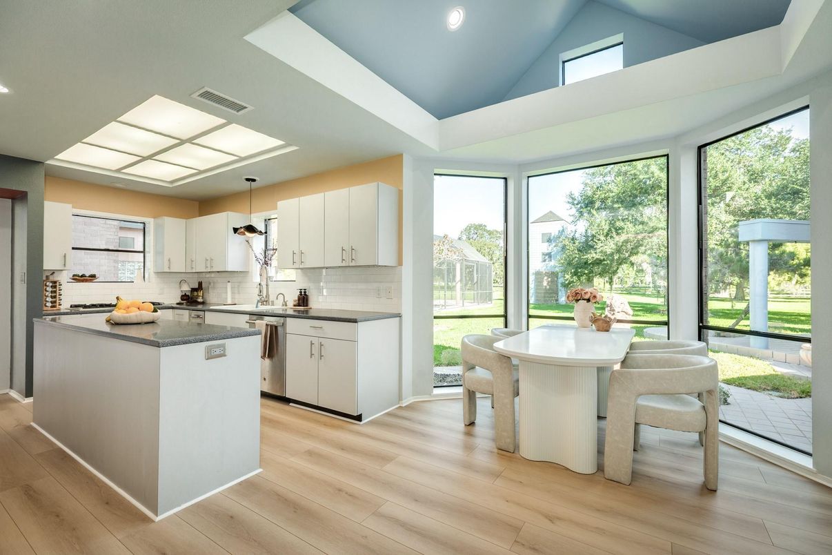 Dining room, Interior, Kitchen, Pendant Lights, Recessed Lighting, Wood Texture Flooring