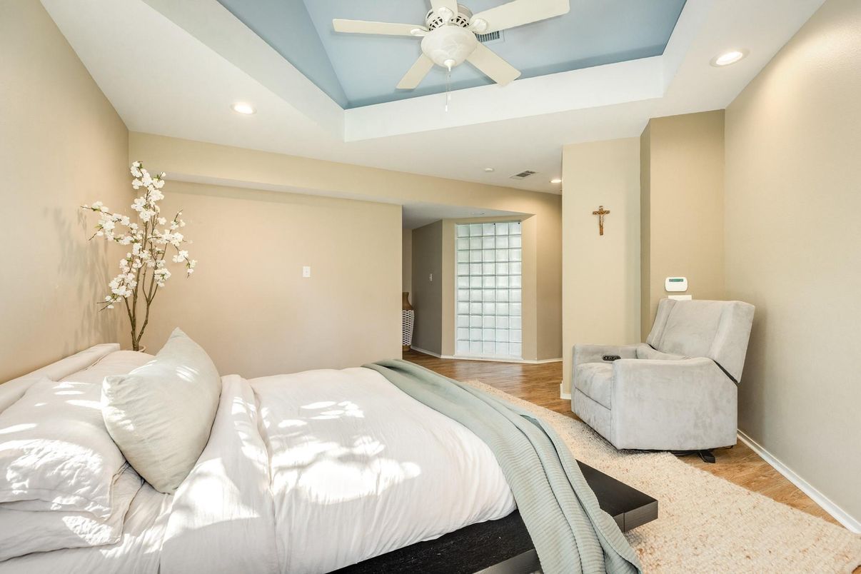 Bedroom, Interior, Recessed Lighting, Wood Texture Flooring