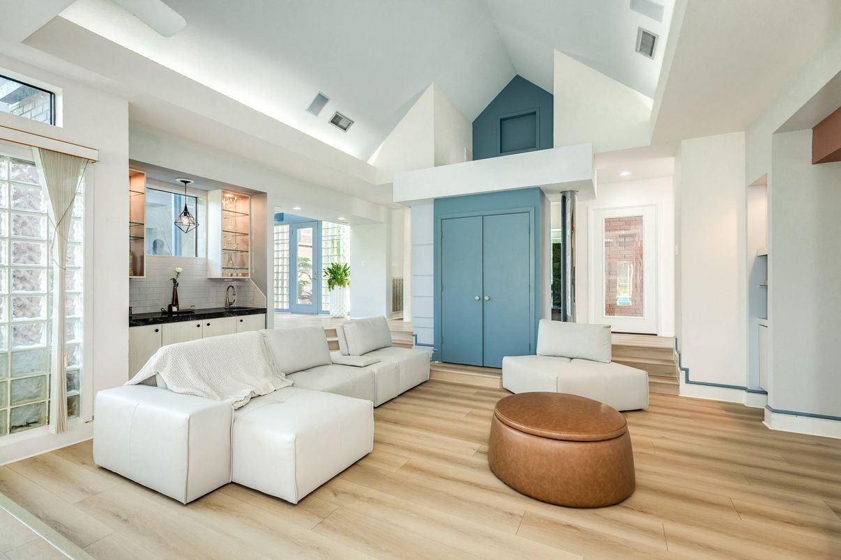 Interior, Living room, Recessed Lighting, Wood Texture Flooring