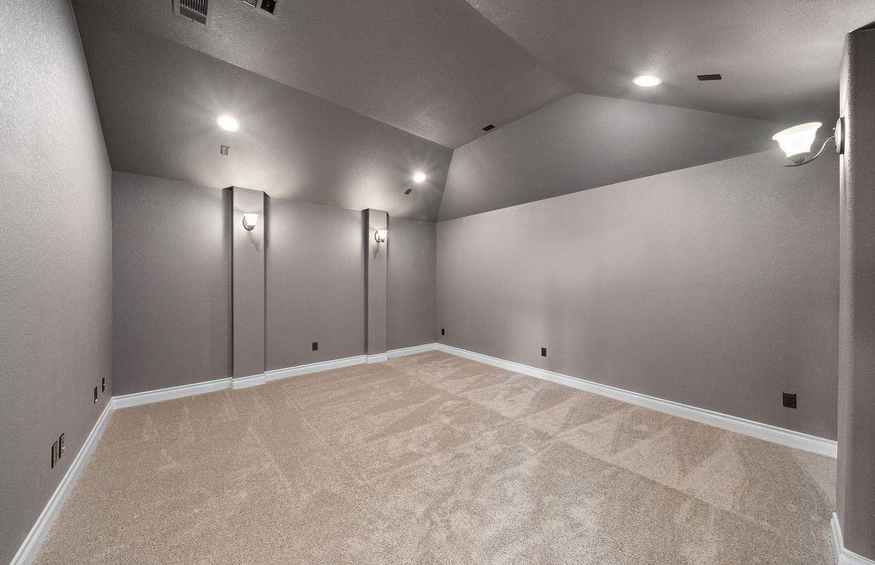 Empty room, Interior, Recessed Lighting