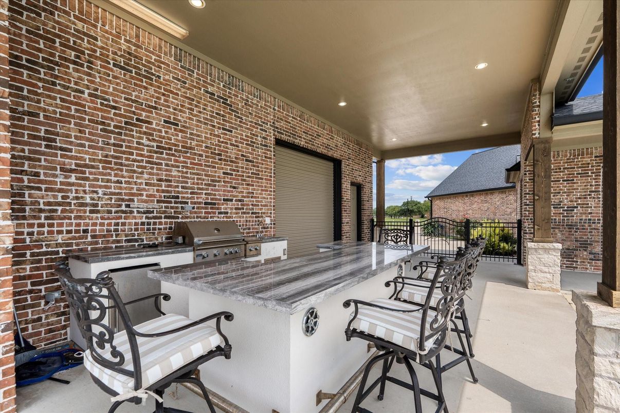 Exterior, Outdoor Kitchen