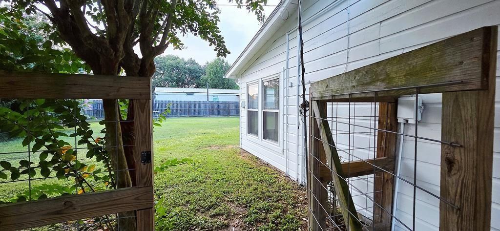 Backyard, Exterior