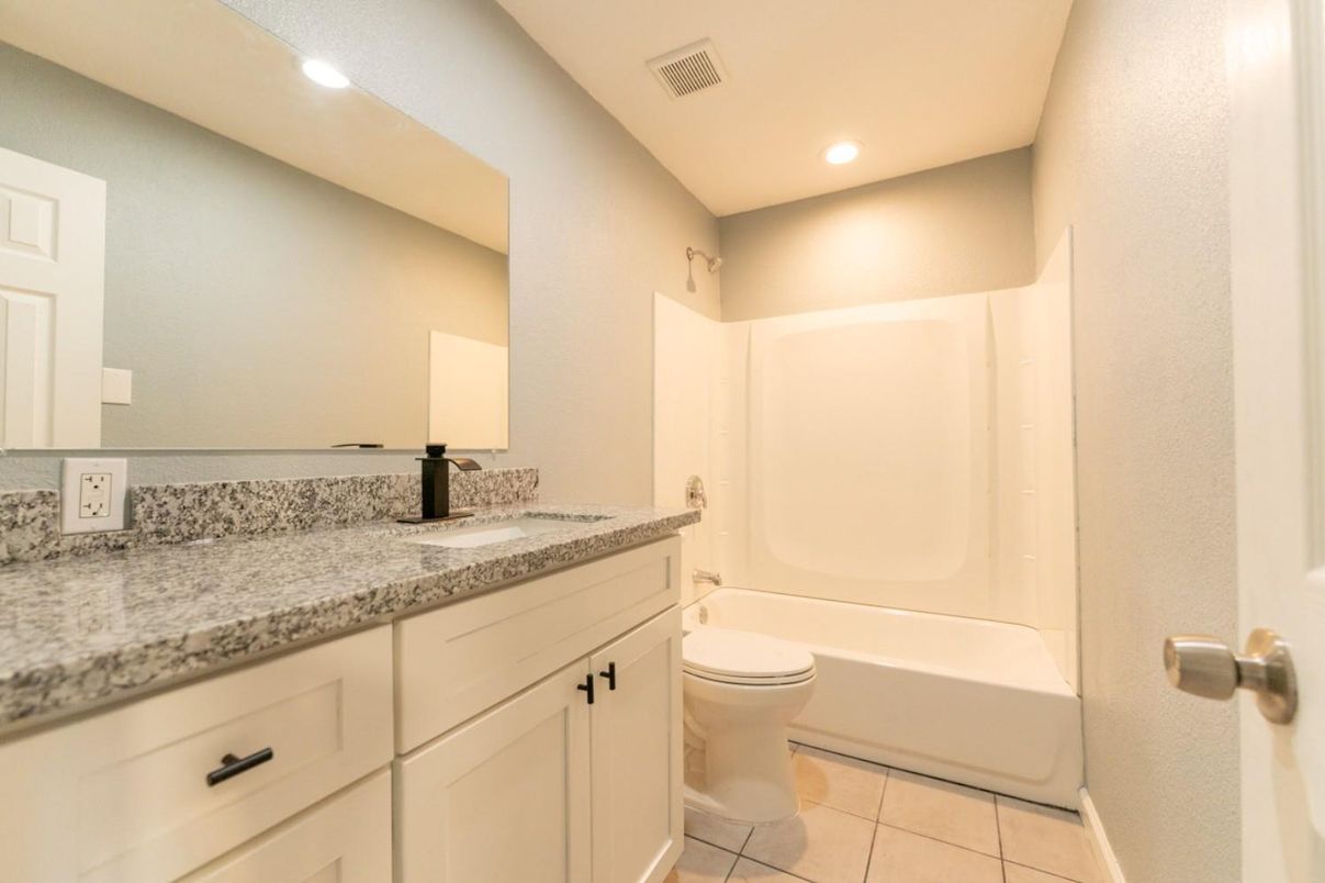 Bathroom, Interior, Recessed Lighting