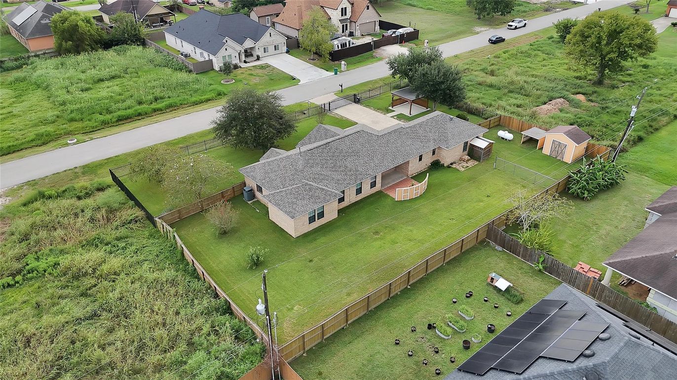 Exterior, Drone
