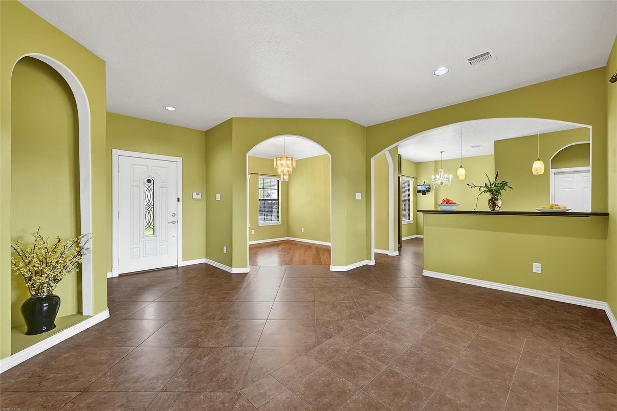 Chandelier, Empty room, Interior, Pendant Lights, Recessed Lighting