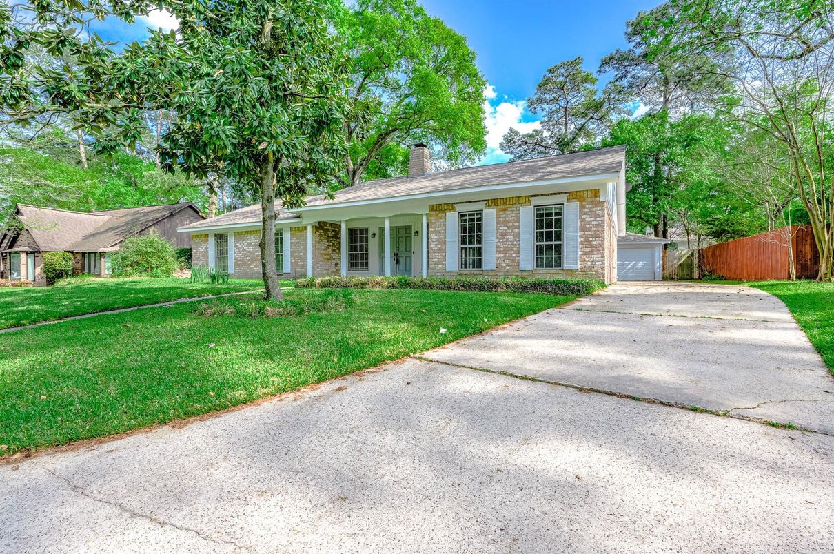 Backyard, Exterior, Facade, Ranch