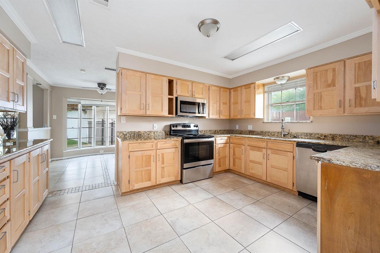 Interior, Kitchen, Stainless Steel Appliances