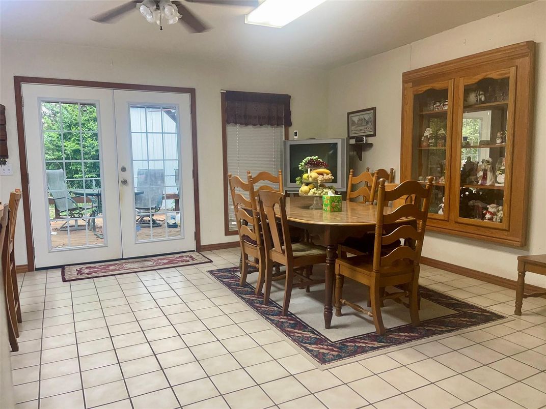 Dining room, Interior
