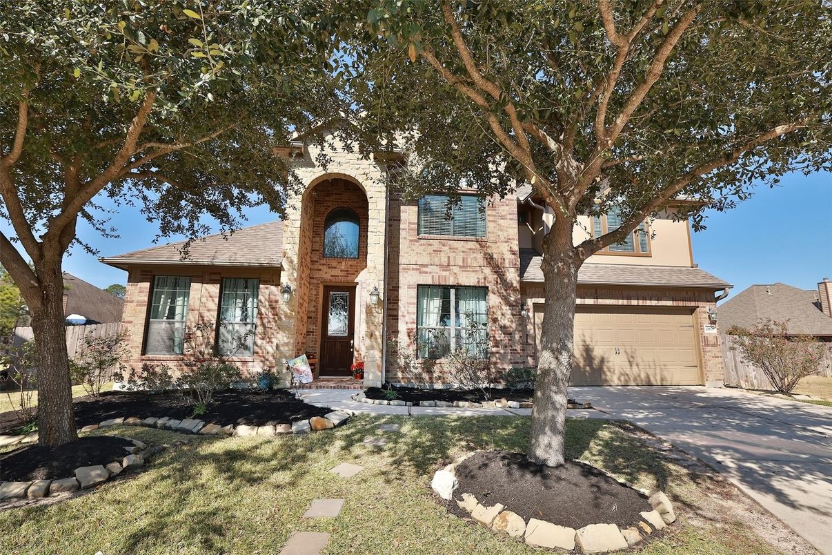 Attached, Exterior, Facade, Brick Facade, French Provincial