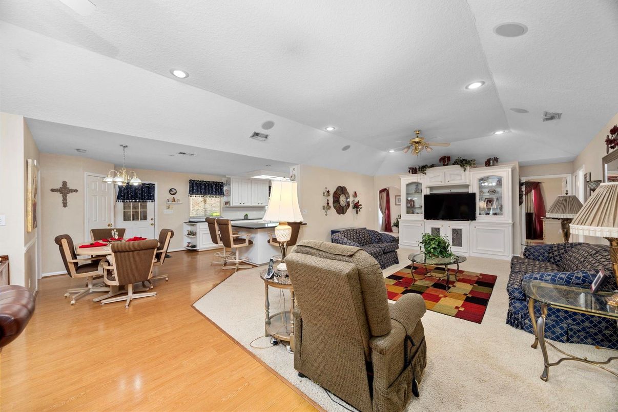 Chandelier, Dining room, Interior, Living room, Recessed Lighting, Wood Texture Flooring