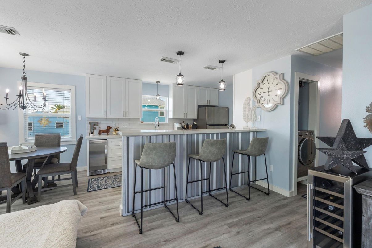 Dining room, Interior, Kitchen, Pendant Lights, Wood Texture Flooring