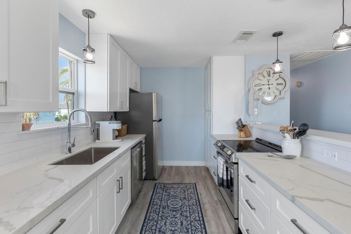 Interior, Kitchen, Pendant Lights, Wood Texture Flooring