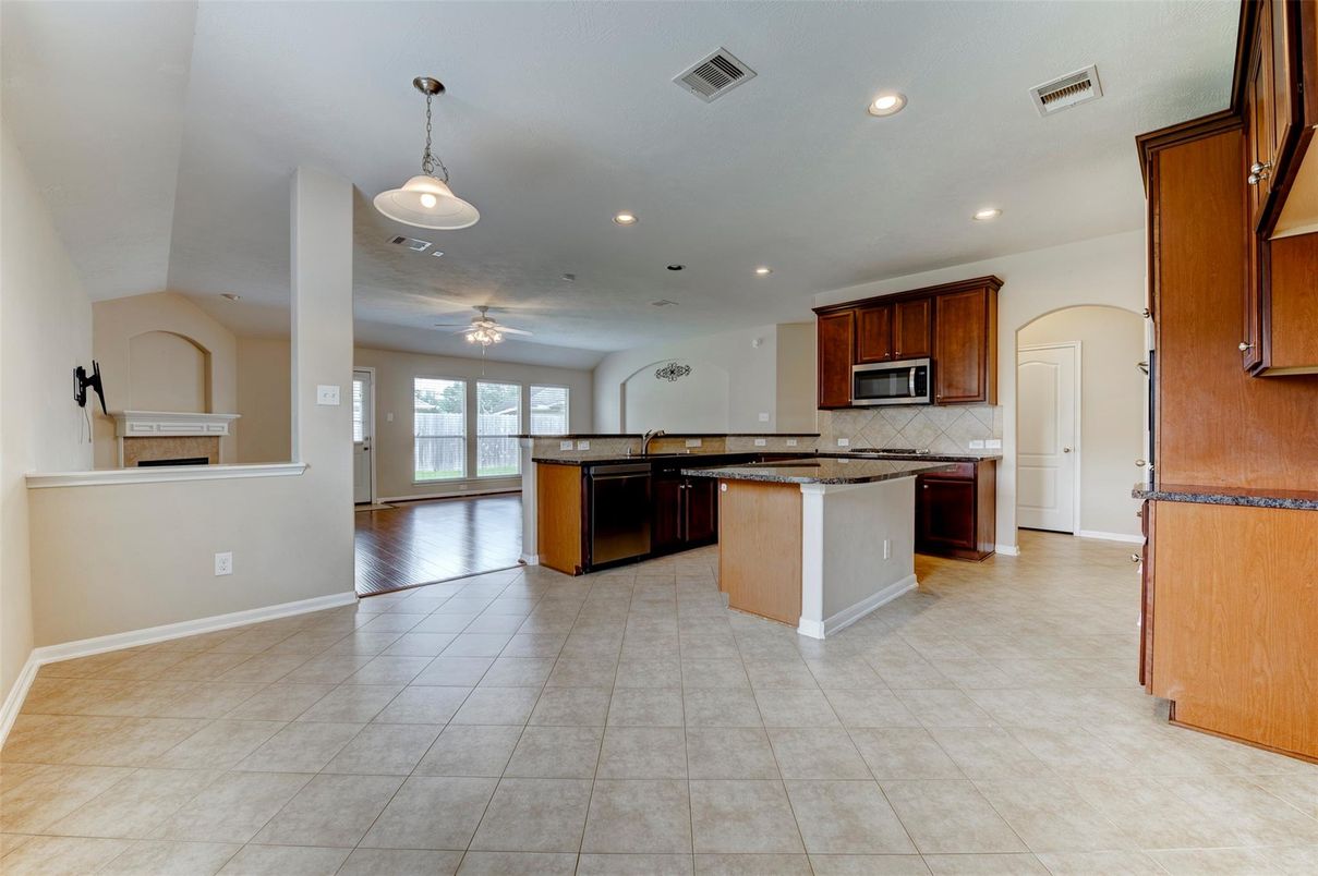 Fireplace, Interior, Kitchen, Pendant Lights, Recessed Lighting