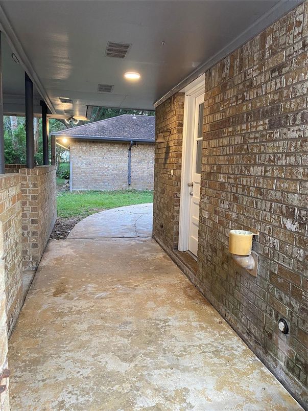 Exterior, Recessed Lighting, Stone Walls