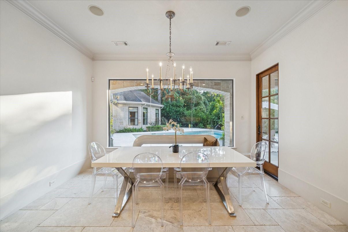 Chandelier, Dining room, Interior, Pendant Lights