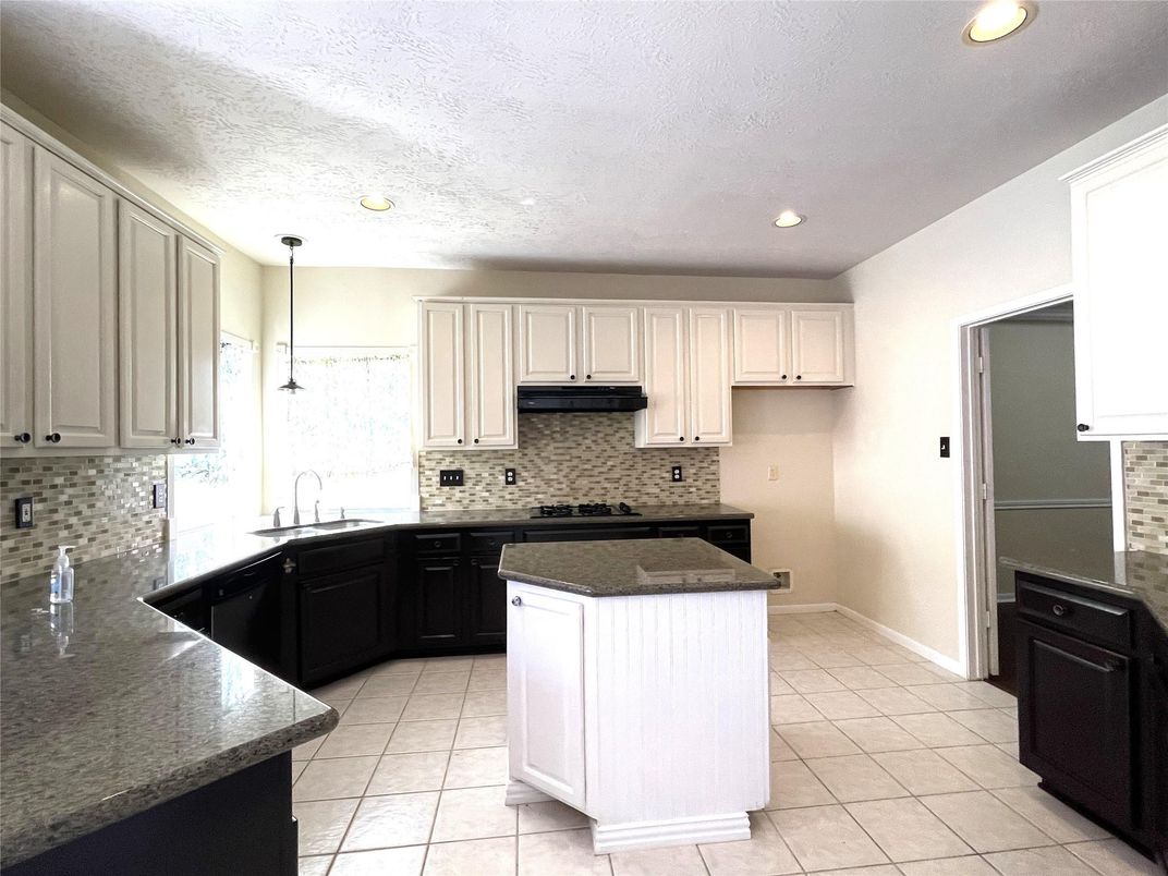 Interior, Kitchen, Pendant Lights, Recessed Lighting