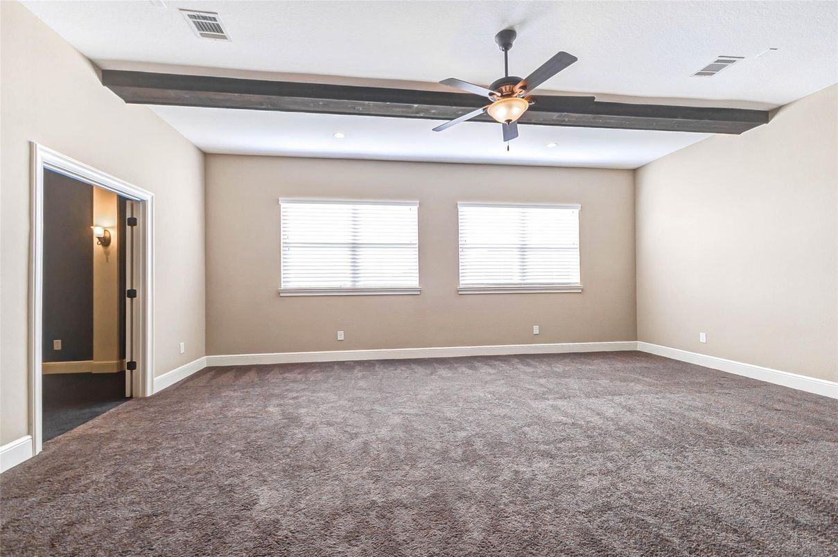 Empty room, Interior, Recessed Lighting, Wooden Beams