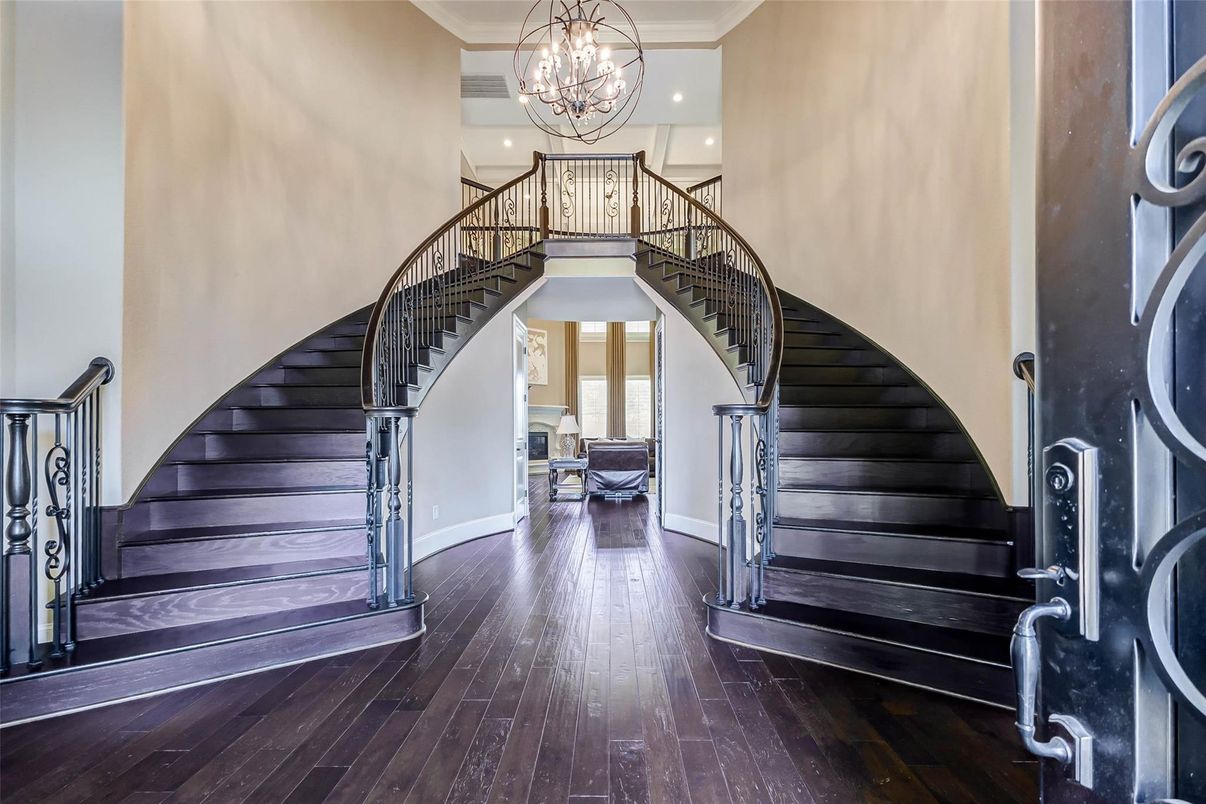 Chandelier, Interior, Recessed Lighting, Wood Texture Flooring