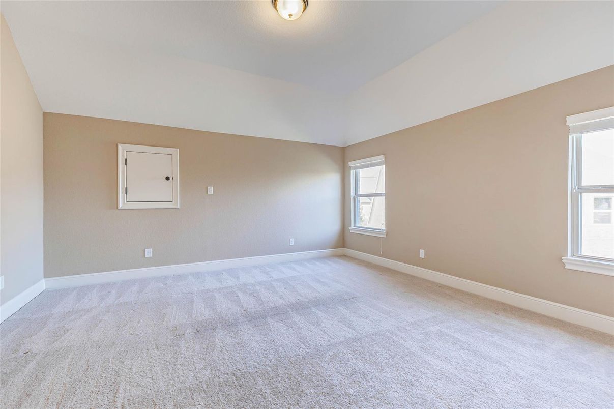 Empty room, Interior