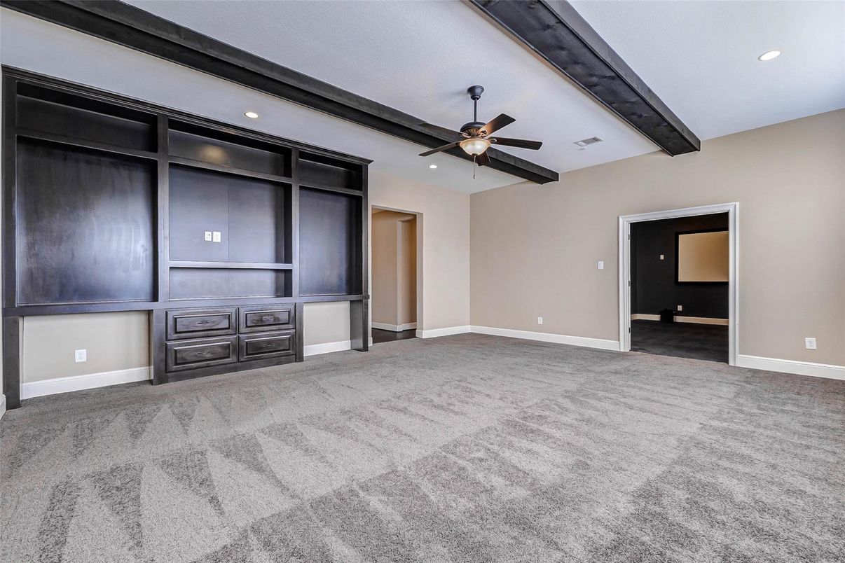 Empty room, Interior, Recessed Lighting