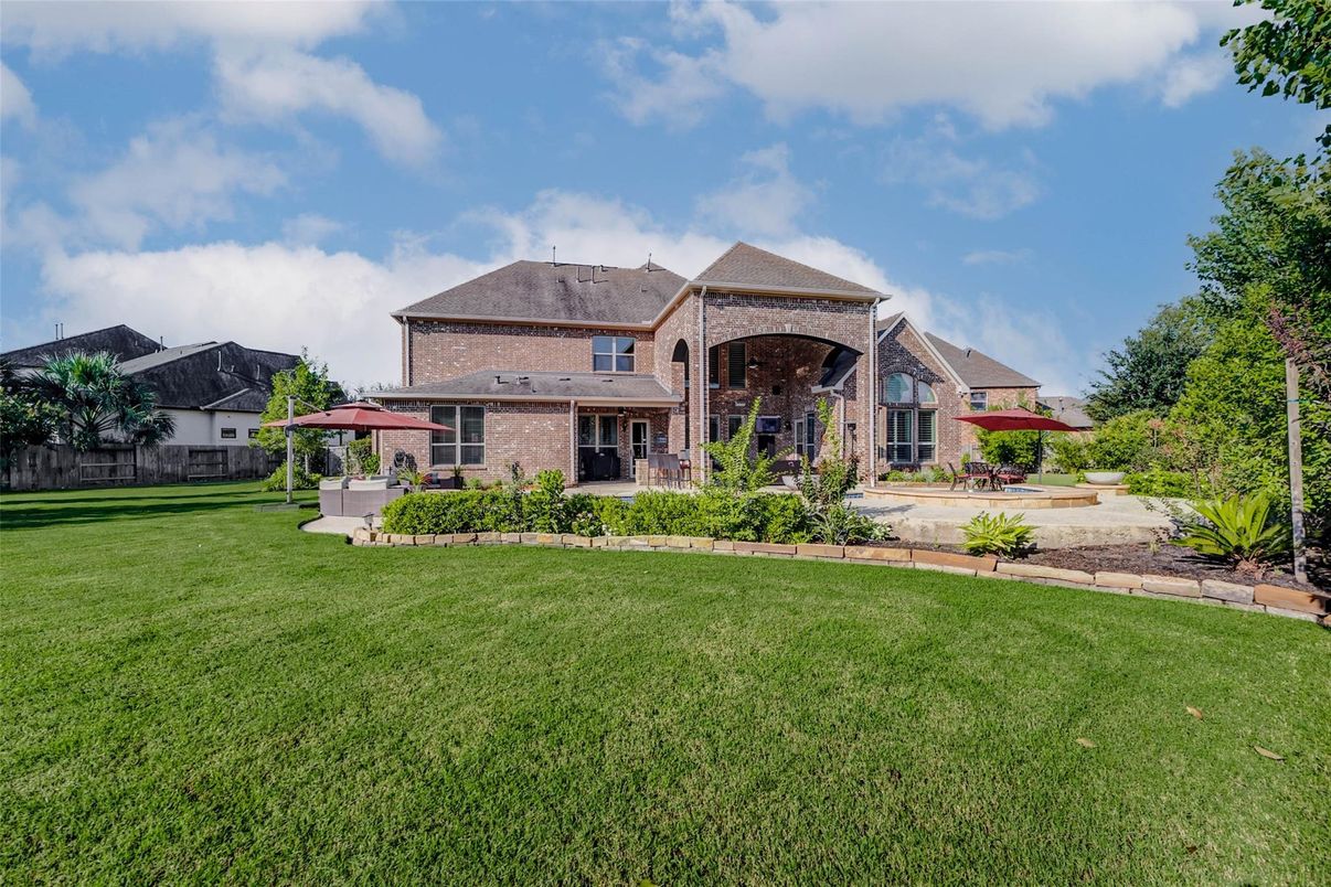 Backyard, Exterior, Facade, Brick Facade, French Provincial