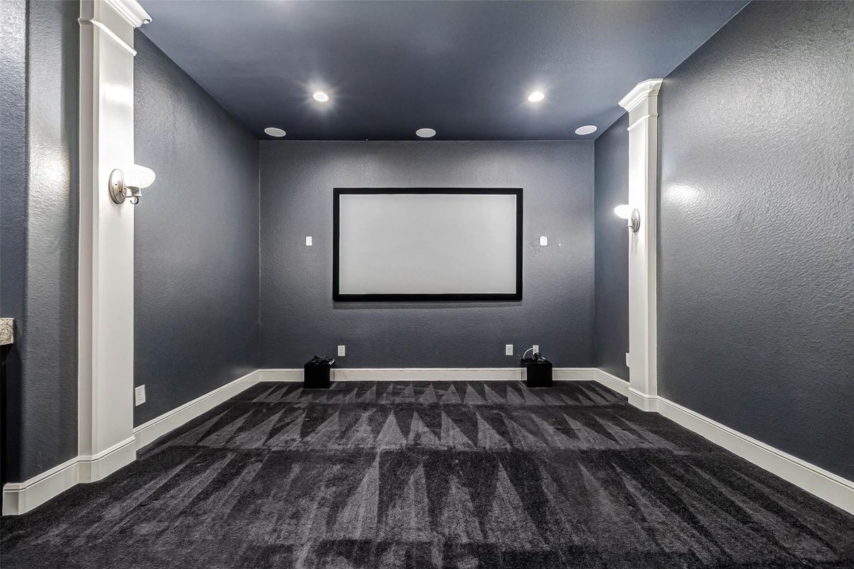 Empty room, Interior, Projection Screen, Recessed Lighting, Theatre Room