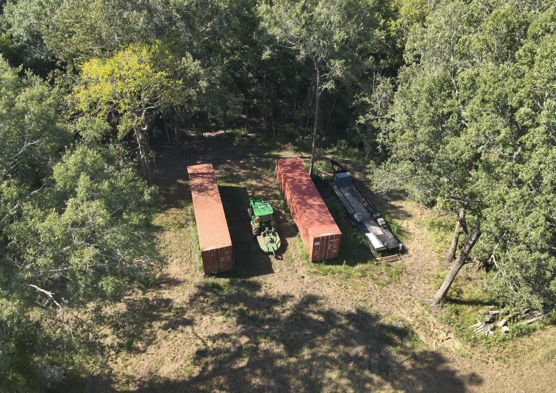 Exterior, Drone