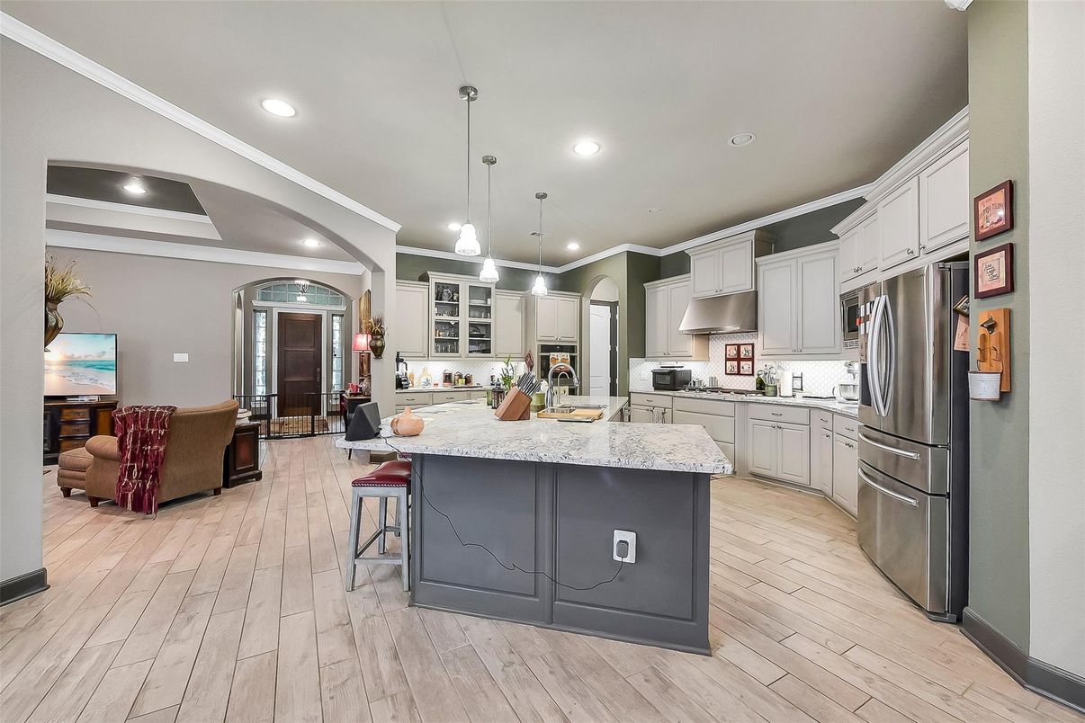 Interior, Kitchen, Living room, Pendant Lights, Recessed Lighting, Stainless Steel Appliances, Wood Texture Flooring