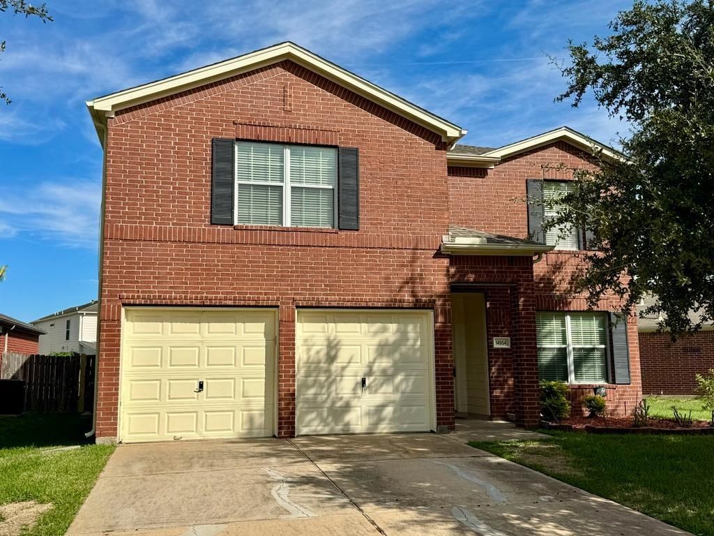 Attached, Exterior, Facade, Brick Facade, Brick Traditional