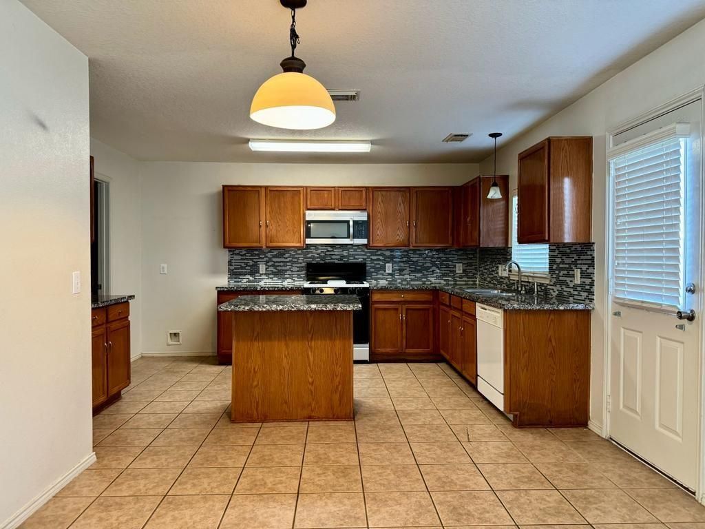 Interior, Kitchen, Pendant Lights, Stainless Steel Appliances