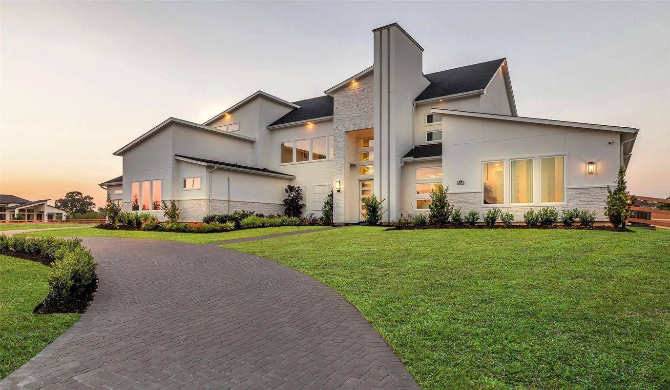 Backyard, Exterior, Facade, Farmhouse