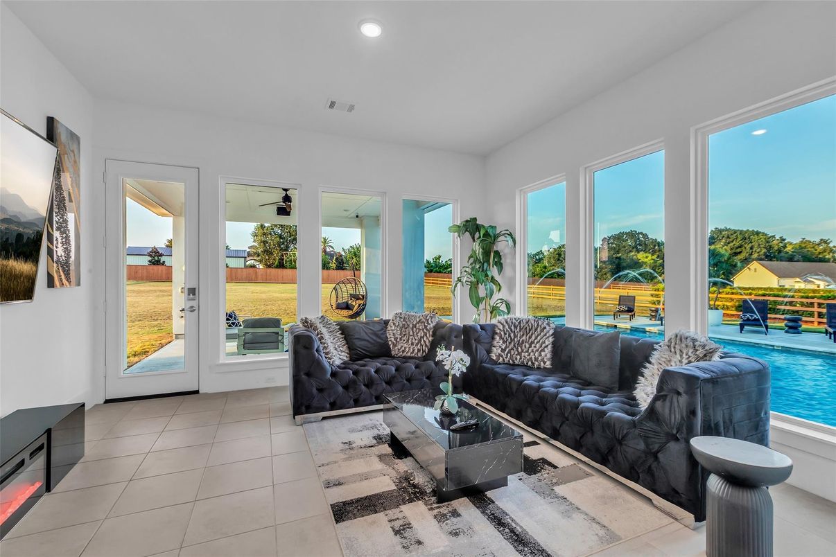 Interior, Living room, Recessed Lighting, Water