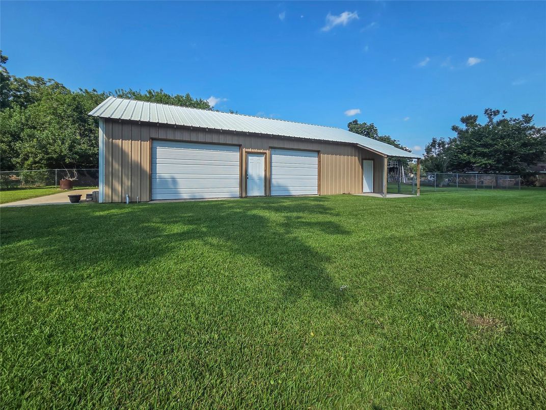 Backyard, Detached Garage, Exterior