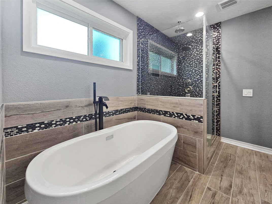 Bathroom, Free Standing Baths, Interior, Recessed Lighting, Wood Texture Flooring