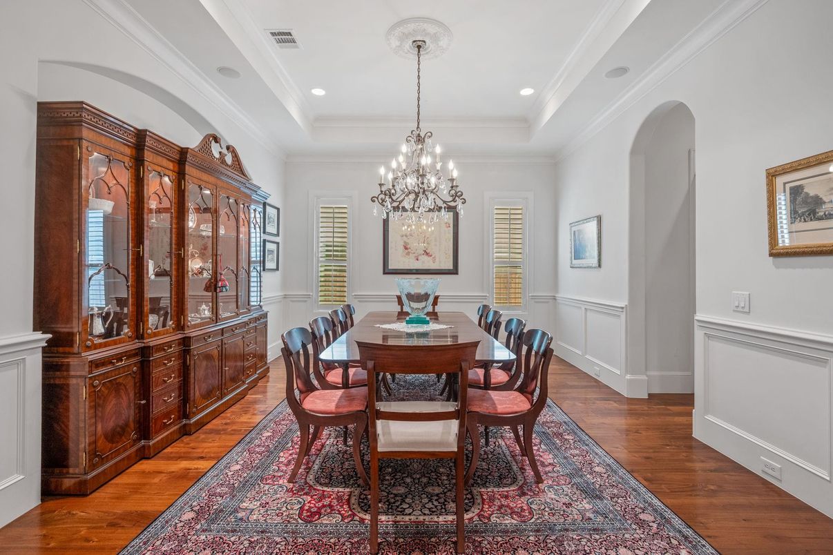 Chandelier, Dining room, Interior, Recessed Lighting, Wood Texture Flooring