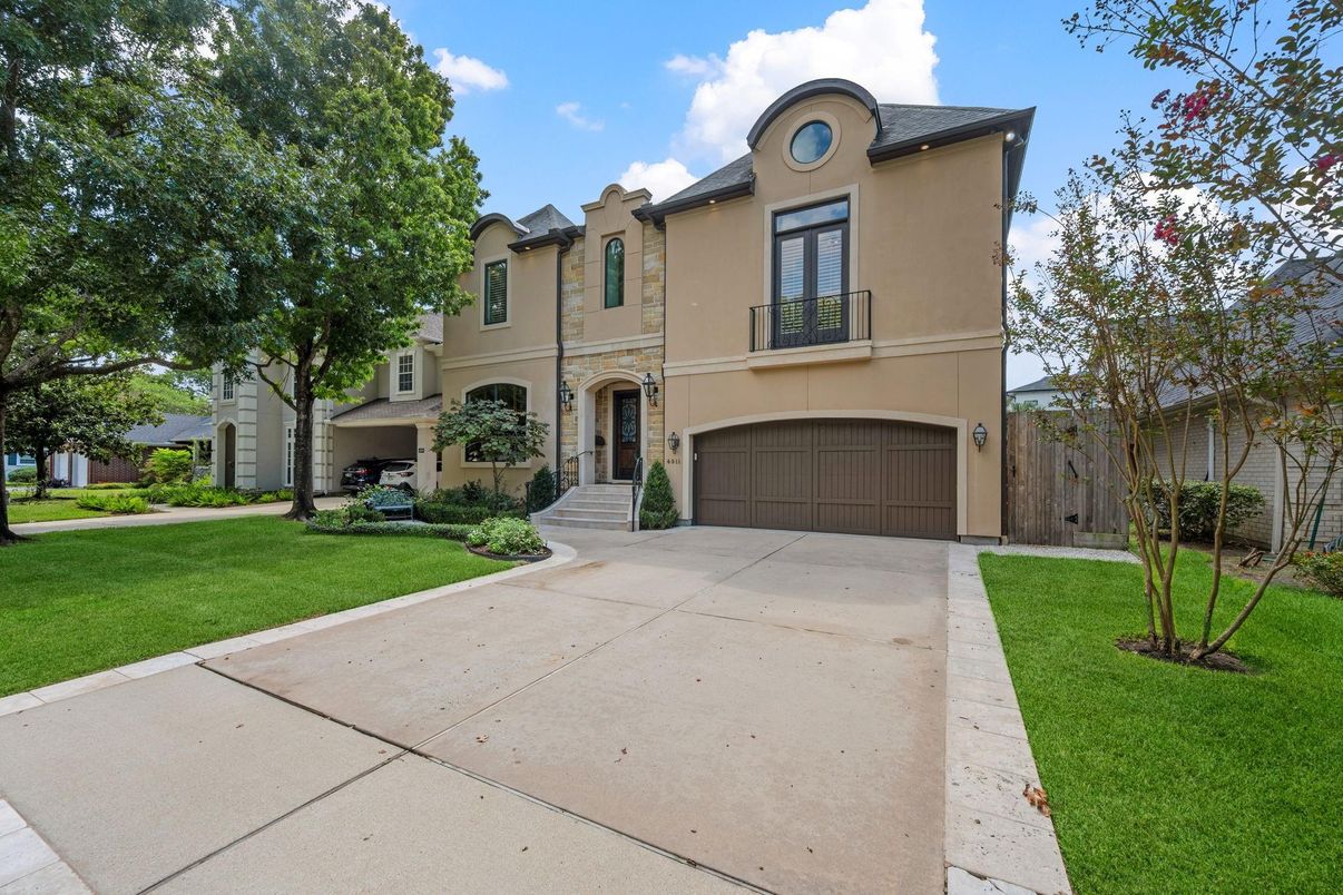 Attached, Backyard, Exterior, Facade, French Provincial