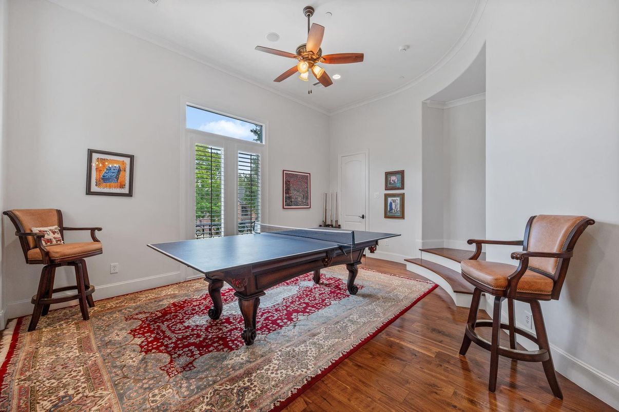 Game Room, Interior, Wood Texture Flooring