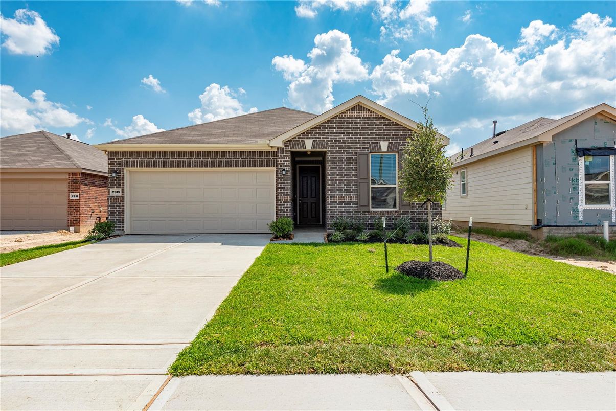 Attached, Exterior, Facade, Brick Facade, Ranch