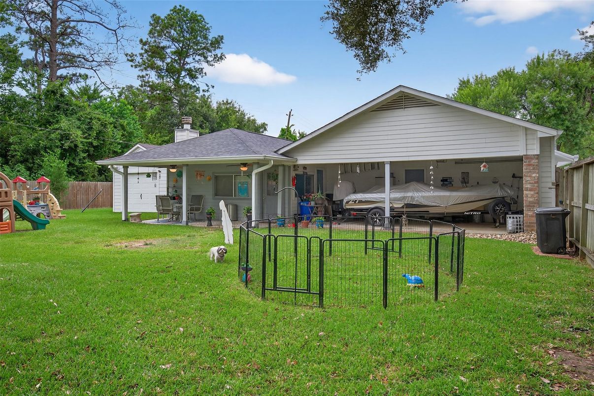 Backyard, Exterior